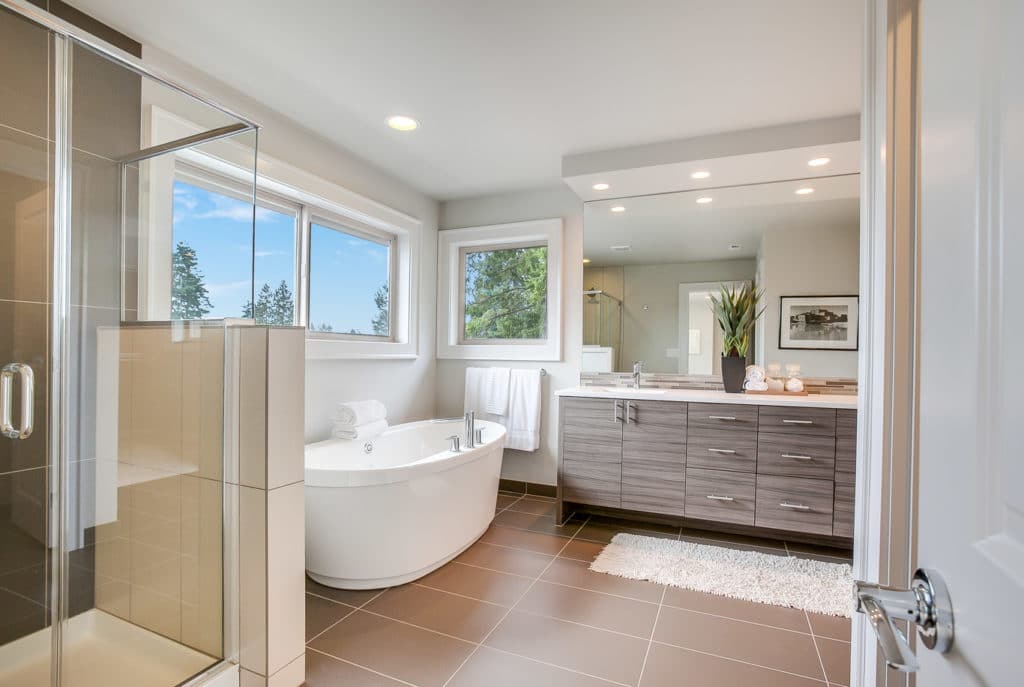 Custom Home Floor Plan - Master Bathroom tub and shower
